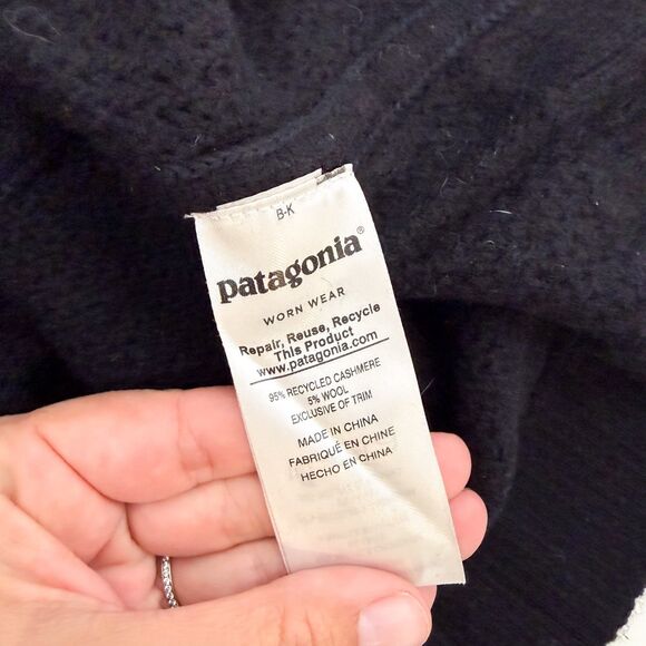 Patagonia Women's Recycled Cashmere Crew in Black Sz Medium Cashmere Wool Blend - Picture 5 of 8